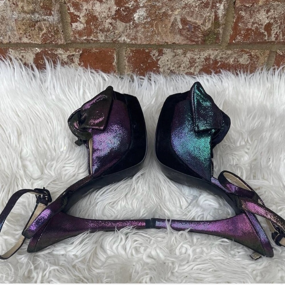 Pelle Moda Gisella Iridescent Suede Purple & Green Peep Toe Sandals
7.5 - Picture 5 of 6